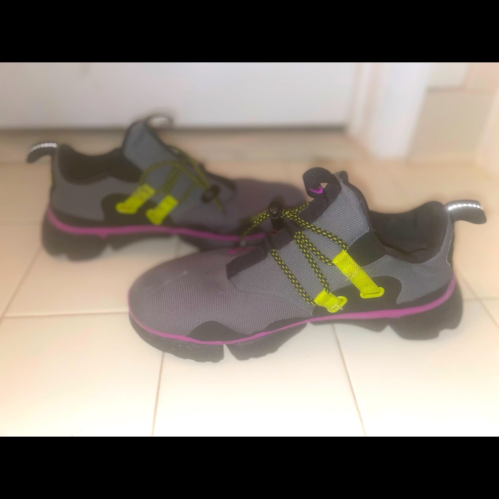 Nike Men’s Pocketknife DM
